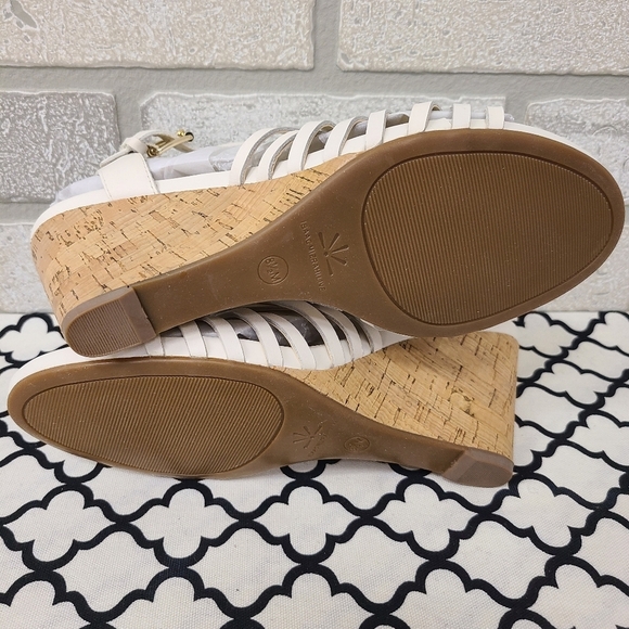 Isaac Mizrahi Live! White Strappy Wedge Leather Sandal Size 8.5 - Picture 7 of 8